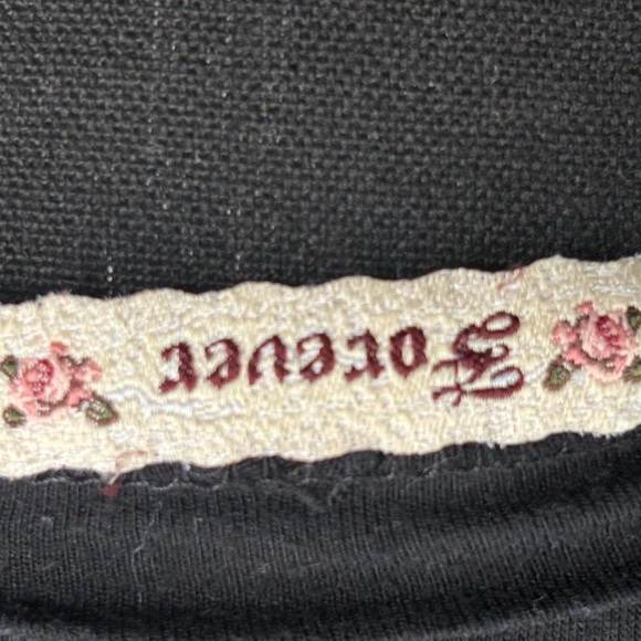 Y2K “Forever” Boutique Goth Graphic Tee (Early 2000s Rose Tag) - Picture 6 of 6